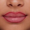Essence Perfilador De Labios 8h Matte Comfort Nº07 Classic Red - Imagen 4